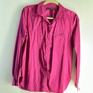 Woman's great purple shirt